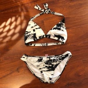 Roxy 2 pc swimsuit.